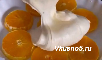 Рецепт приготовления вкусной шарлотки с апельсинами Шаг 6