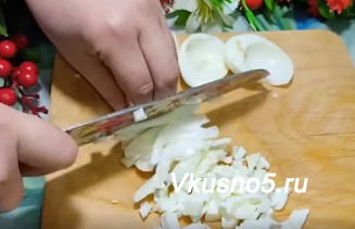 Как приготовить салат из капусты с кукурузой шаг 3