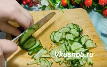Как приготовить салат из капусты с кукурузой шаг 4