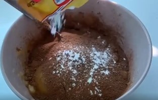 Бананово-шоколадный кекс в микроволновке рецепт приготовления: шаг  2