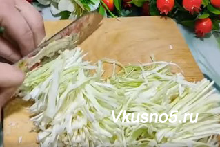 Как приготовить салат из капусты с кукурузой шаг 1