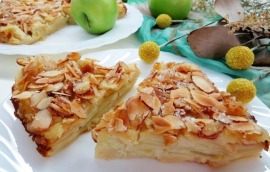 Десерт из яблок с миндалем